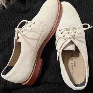 Banana Republic Men's Off-White Suede Oxfords